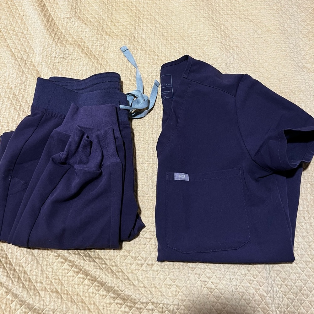 Women’s purple shadow figs scrub set